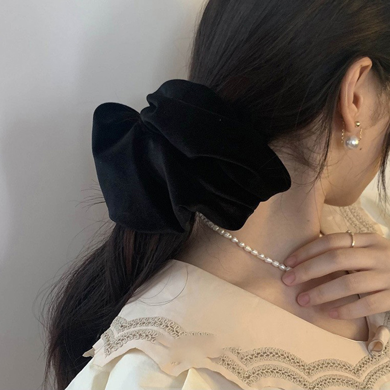 Freshwater Line - Büyük boy Siyah Kadife Scrunchies Saç